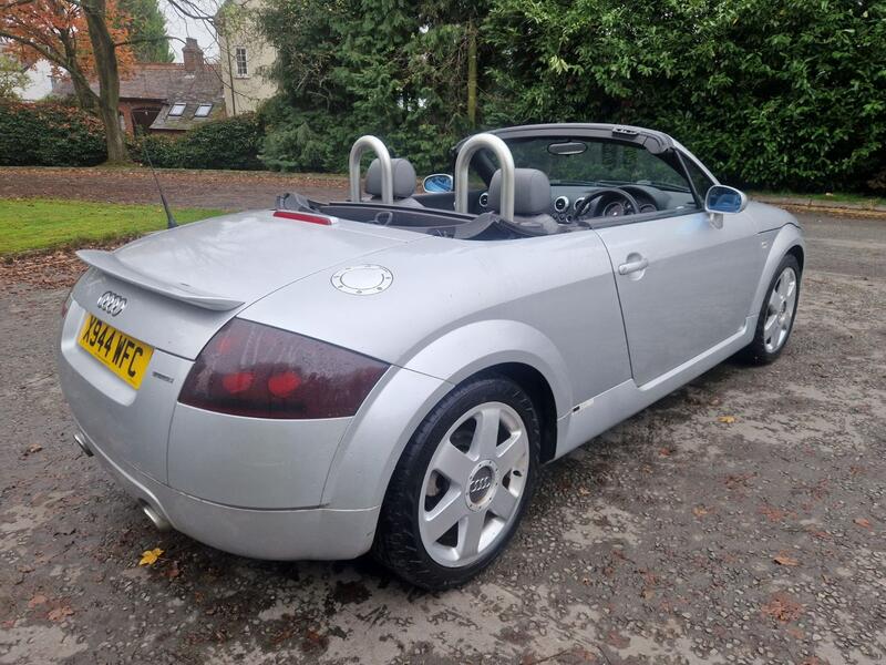 AUDI TT